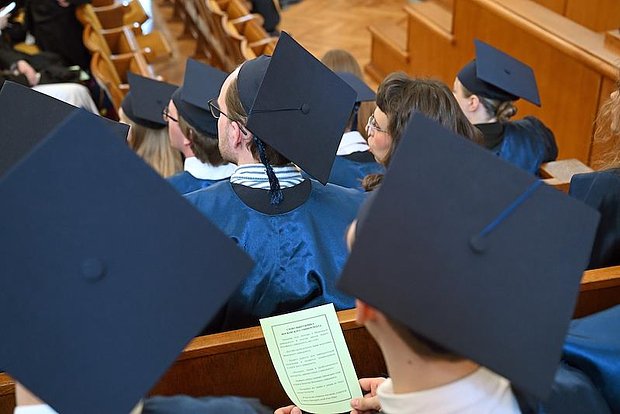 Египетский эксперт призвал привлекать выпускников российских вузов к переговорам Египетский эксперт призвал привлекать выпускников российских вузов к переговорам